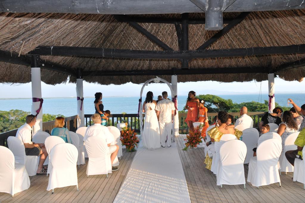 Anchorage Beach Resort Viseisei Exterior foto